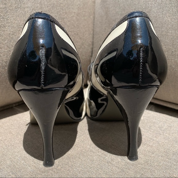 Carlos Santana Leather Starlet Peep Toe Heels - 8 - Picture 4 of 8